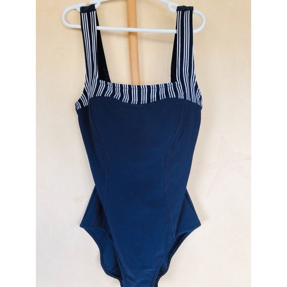 Vintage Style Swimming Bathing Suit ✨😍💓🌊💦 - Picture 2 of 3